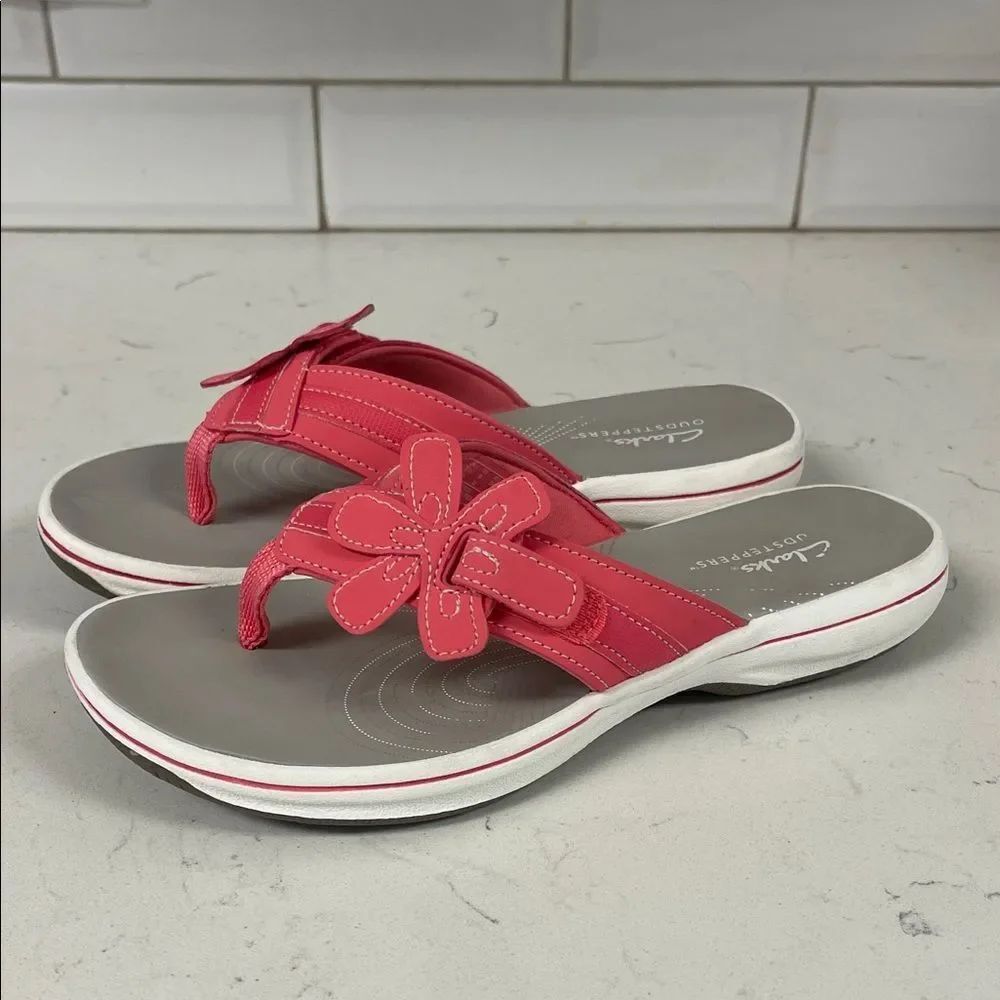 Clarks BrinkleyโFlora Cloudsteppers Women's Bright Coral Sandals Size 6